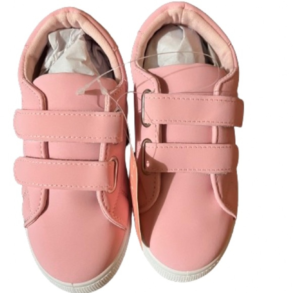 Girls shoes